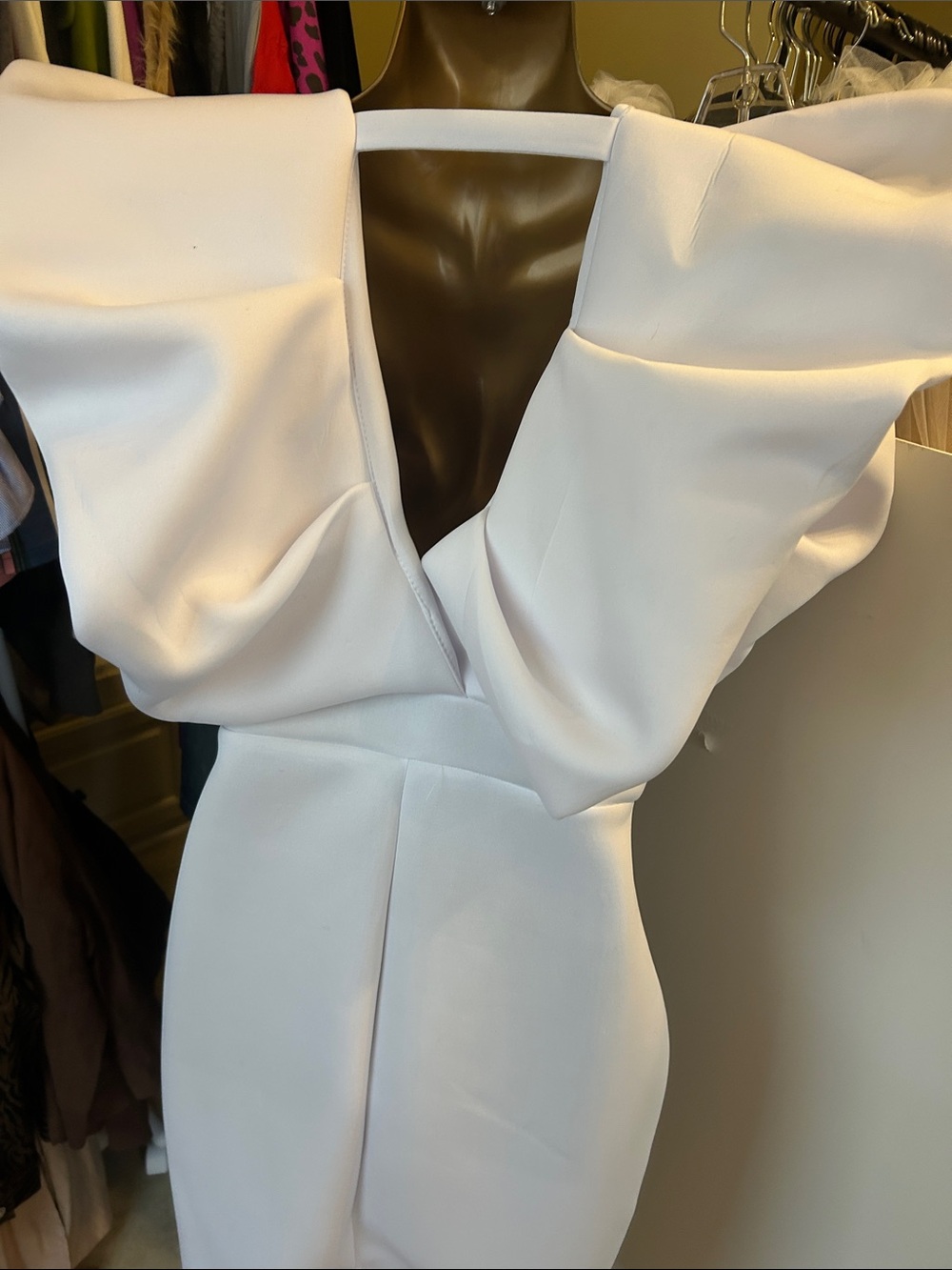 White Puff-Sleeve Deep V-Neck Cocktail Dress - Picture 2 of 3